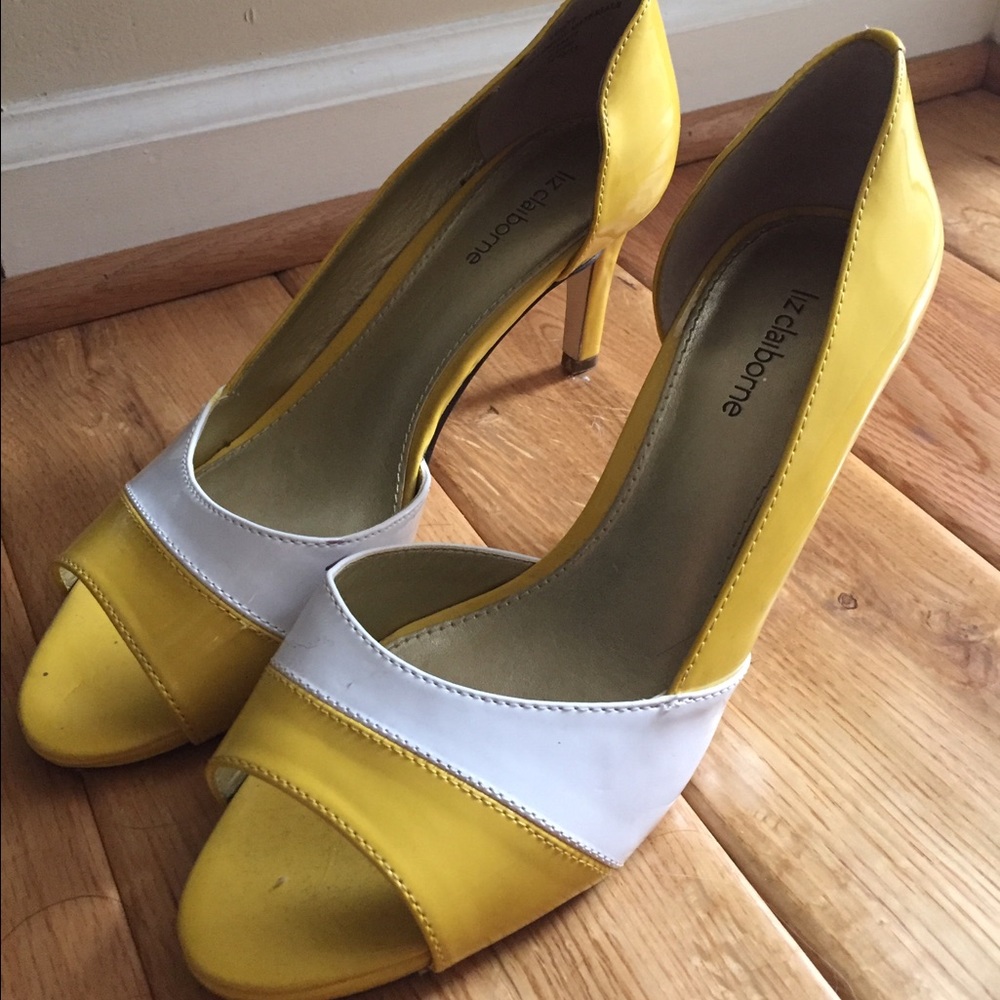 Color block patent leather heeled sandals